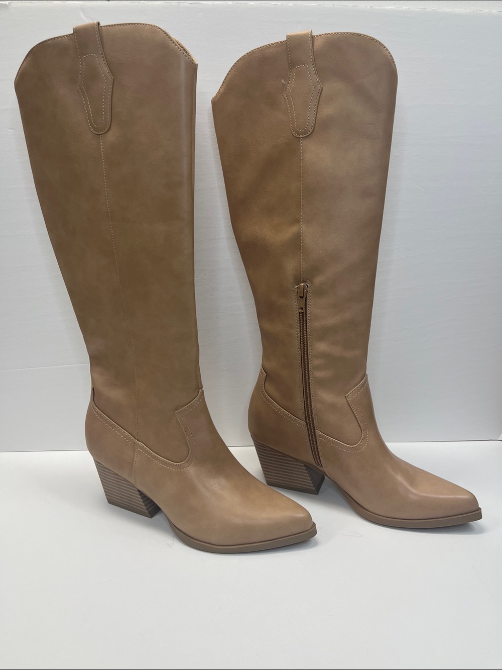 Dolce Vita DV8 Womens Kyna Stacked Heel Cowboy Boots